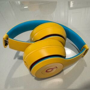 BEATS Solo3 Wireless Headphones